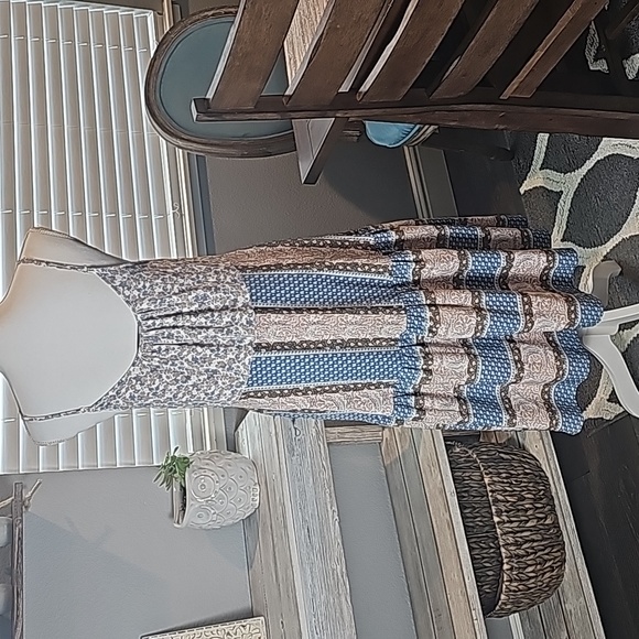 Davi & Dani bohemian flowy midi dress - Picture 3 of 5